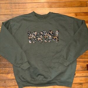 Gildan Green mama Camo Letter Sweater